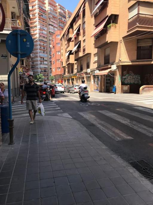 Apartamento Aitana.Esta A 2 Km De La Playa Andando Appartement Alicante Buitenkant foto